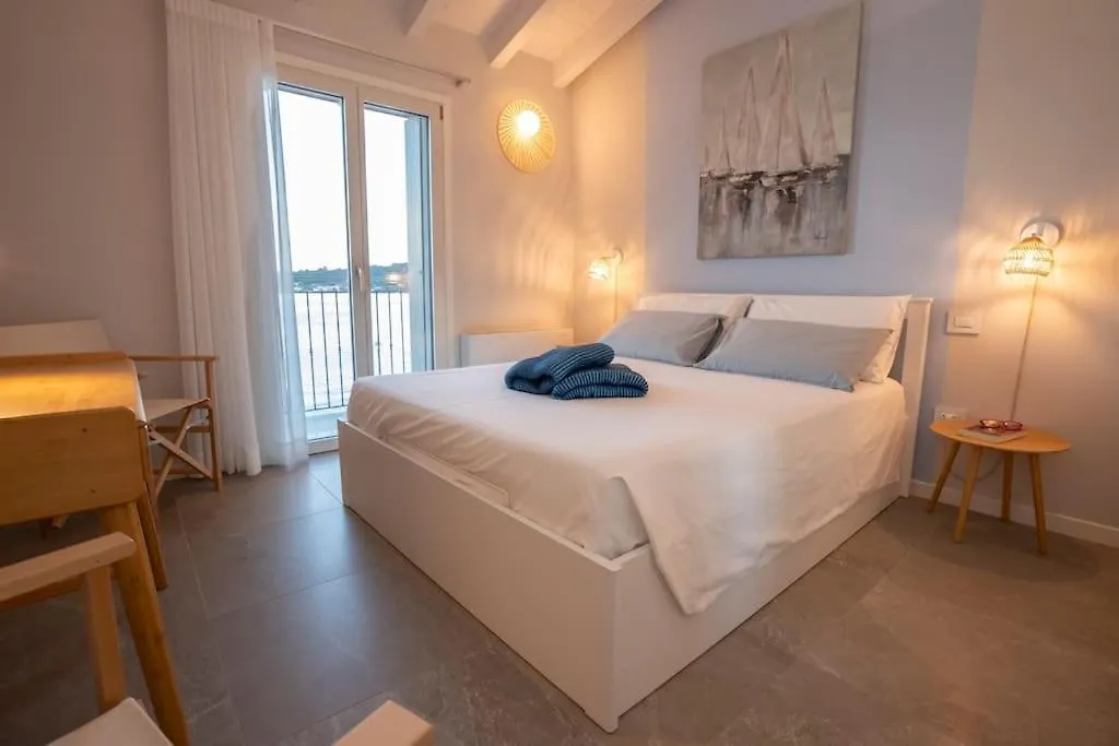 Insalo-Holidays Apartments Con Vista Sul Golfo Di Salo Italy