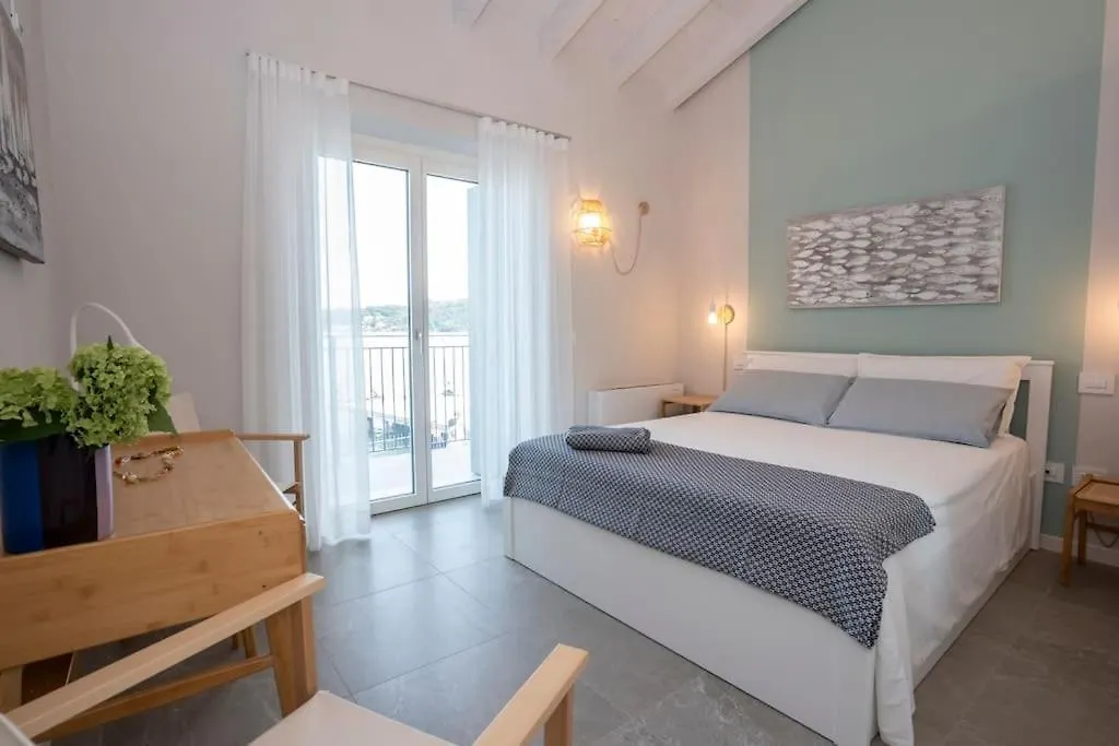 Insalo-Holidays Apartments Con Vista Sul Golfo Di Salo Italy